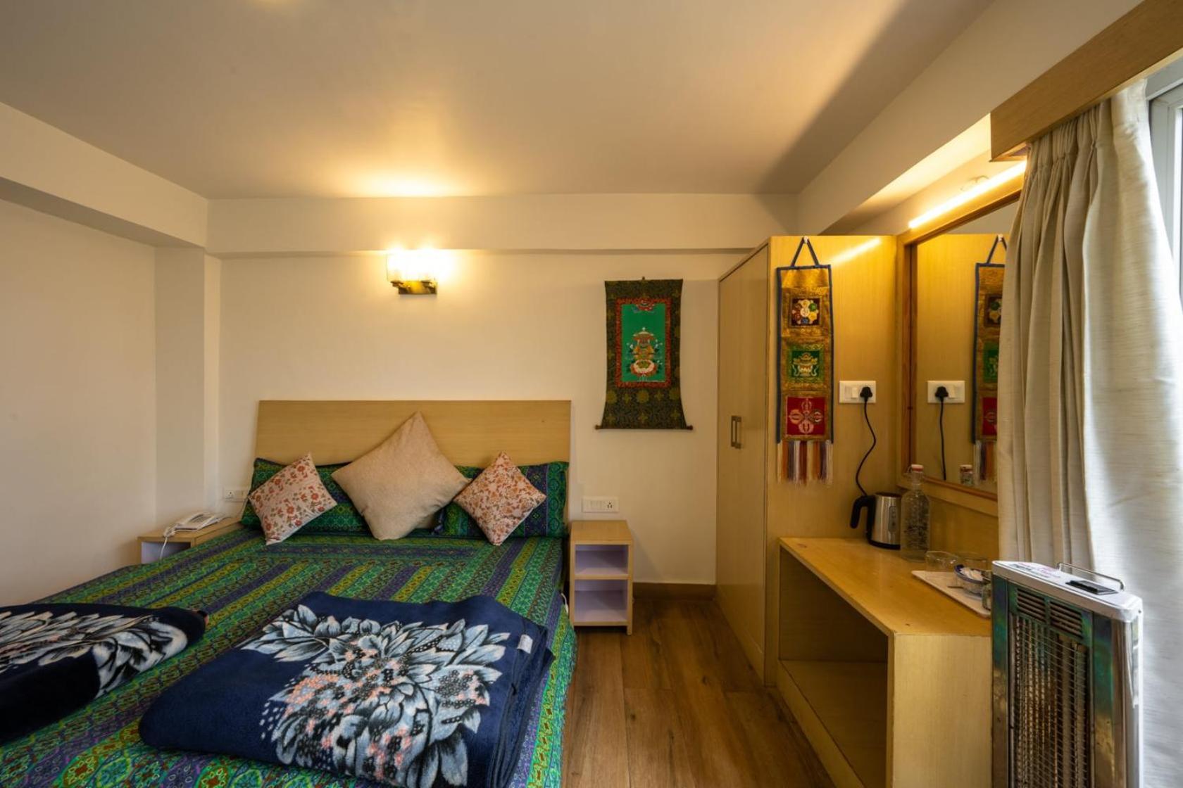 Gemoor Khar- Manor House Bed & Breakfast Jispa Bagian luar foto