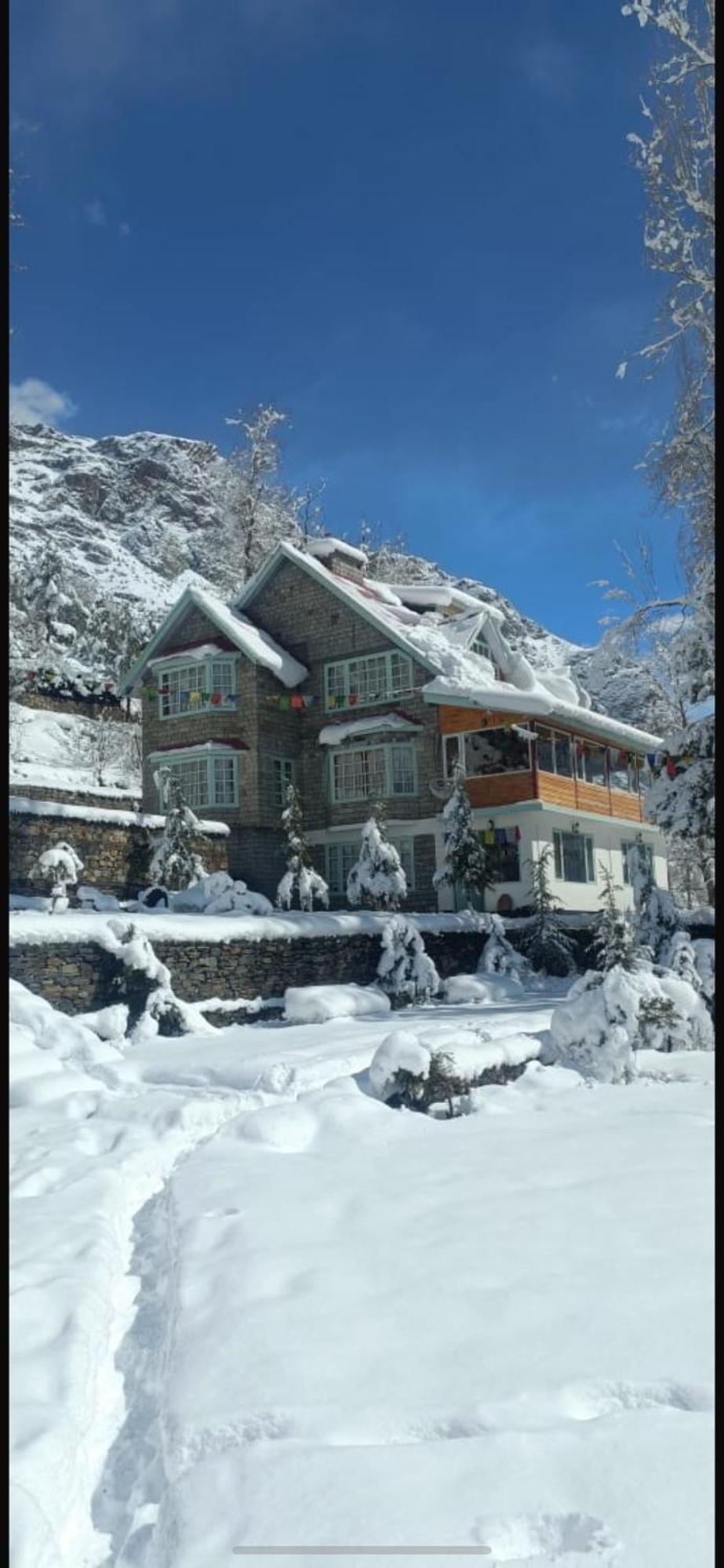 Gemoor Khar- Manor House Bed & Breakfast Jispa Bagian luar foto
