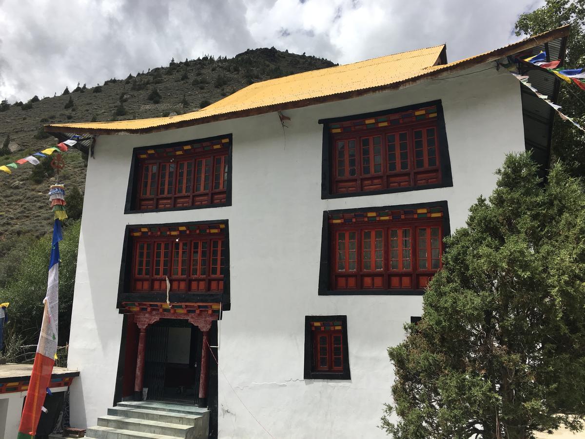 Gemoor Khar- Manor House Bed & Breakfast Jispa Bagian luar foto