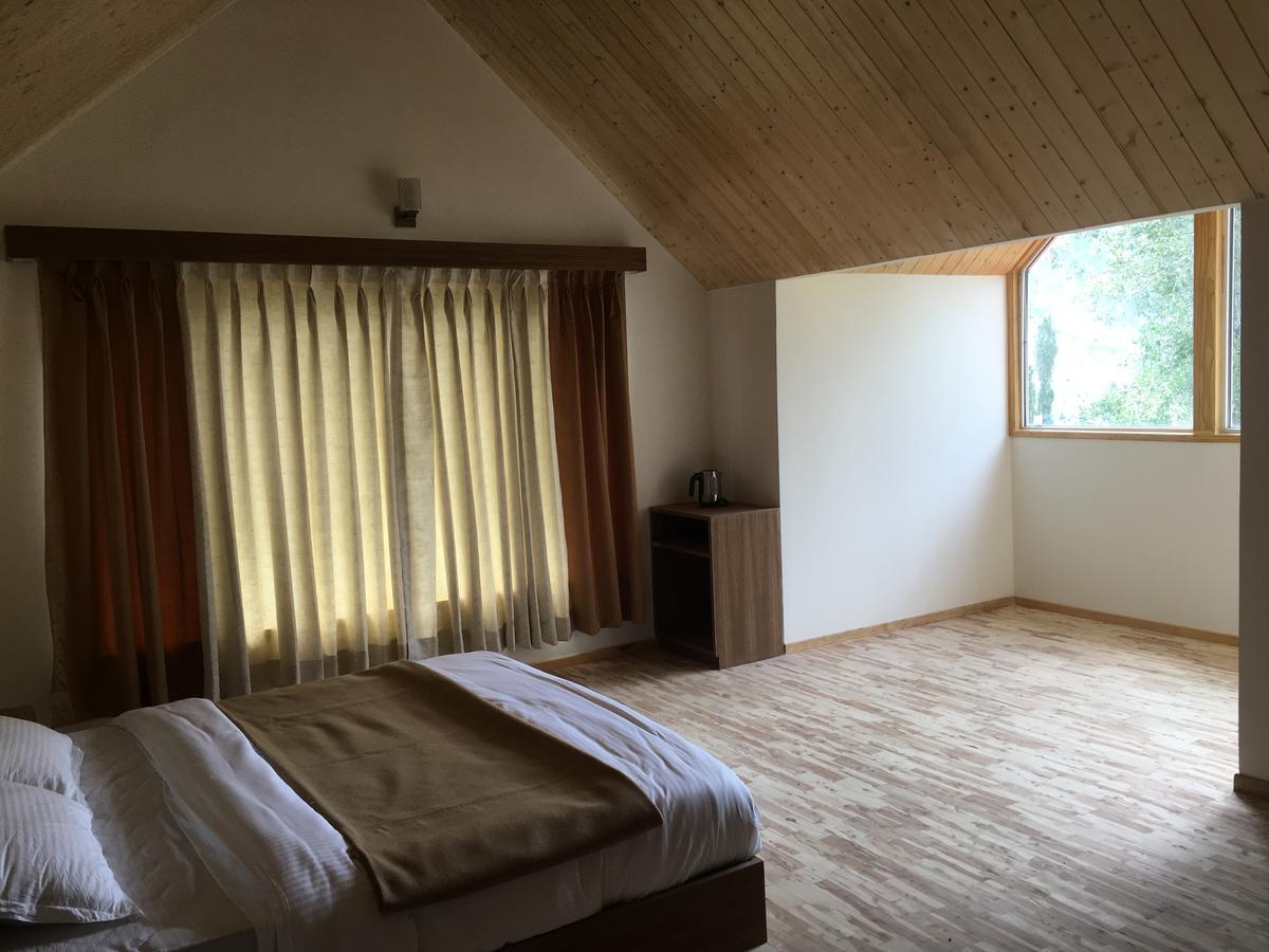 Gemoor Khar- Manor House Bed & Breakfast Jispa Bagian luar foto