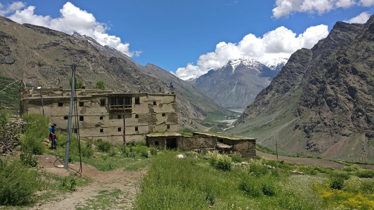 Gemoor Khar- Manor House Bed & Breakfast Jispa Bagian luar foto